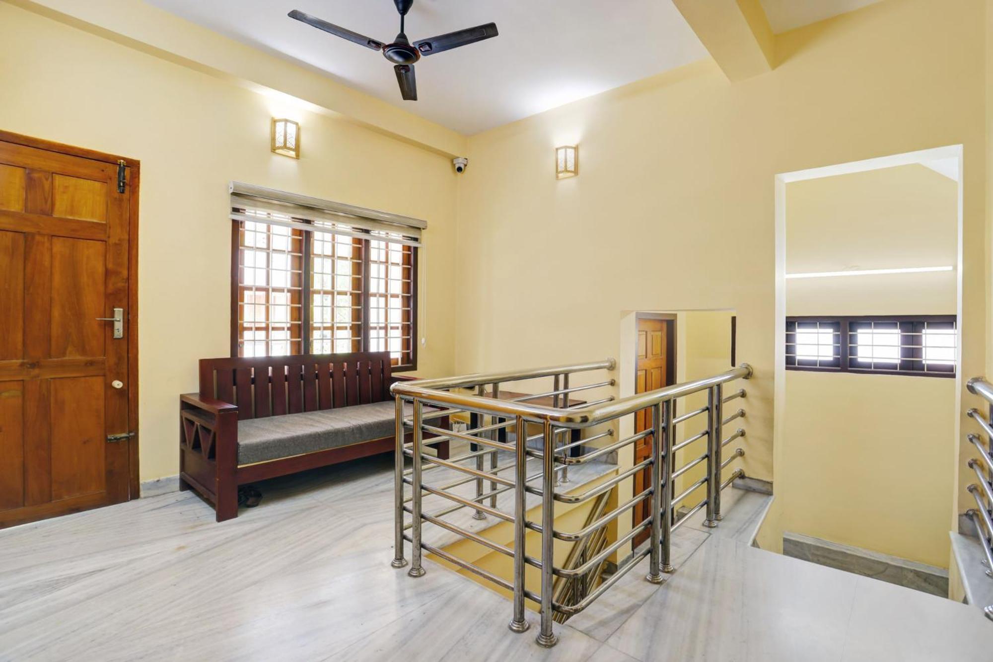 Super Hotel O Lm Residency Thiruvananthapuram Esterno foto