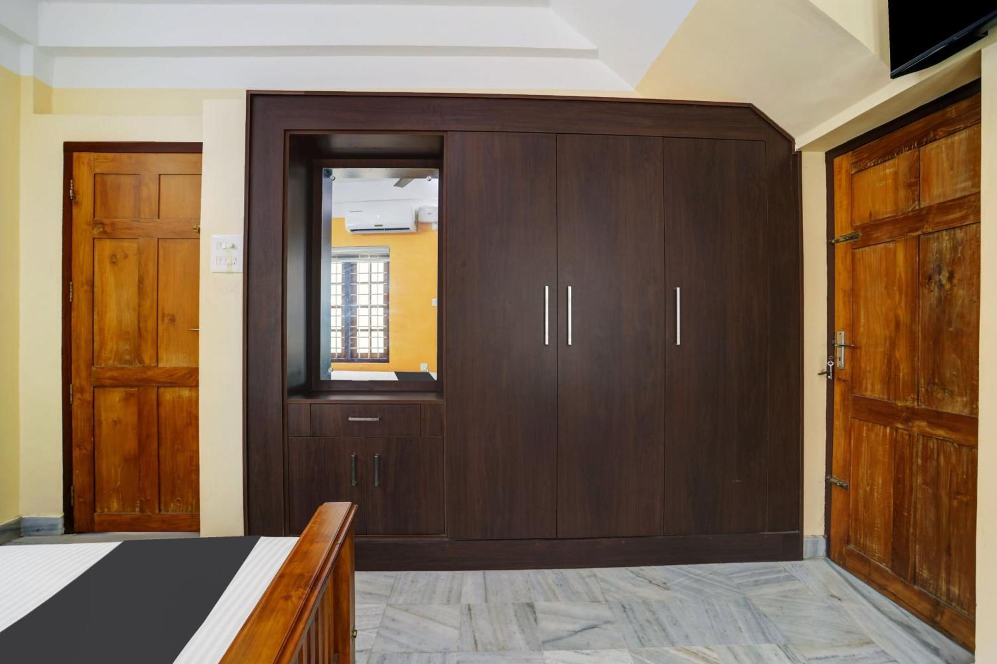 Super Hotel O Lm Residency Thiruvananthapuram Esterno foto