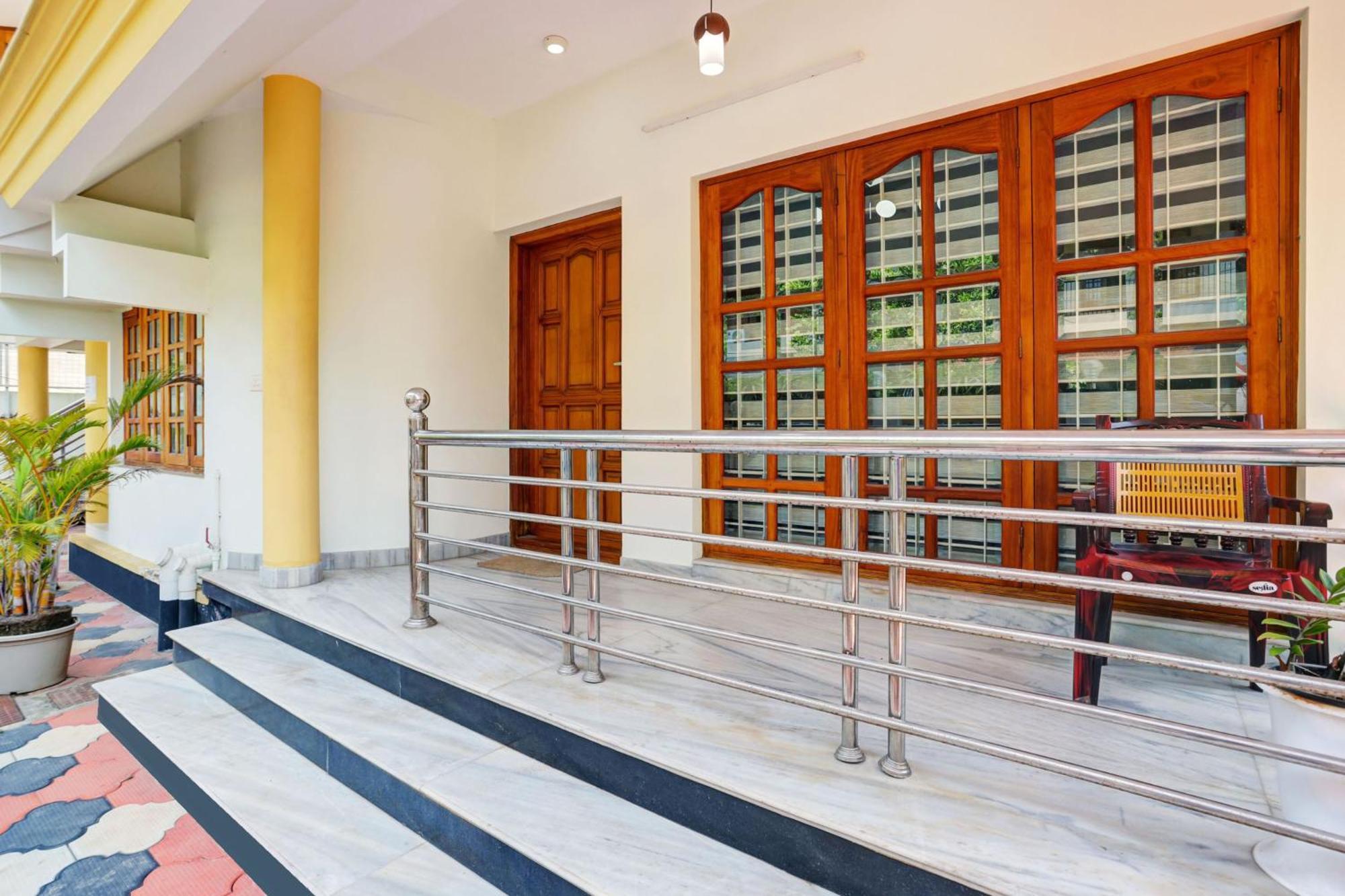 Super Hotel O Lm Residency Thiruvananthapuram Esterno foto