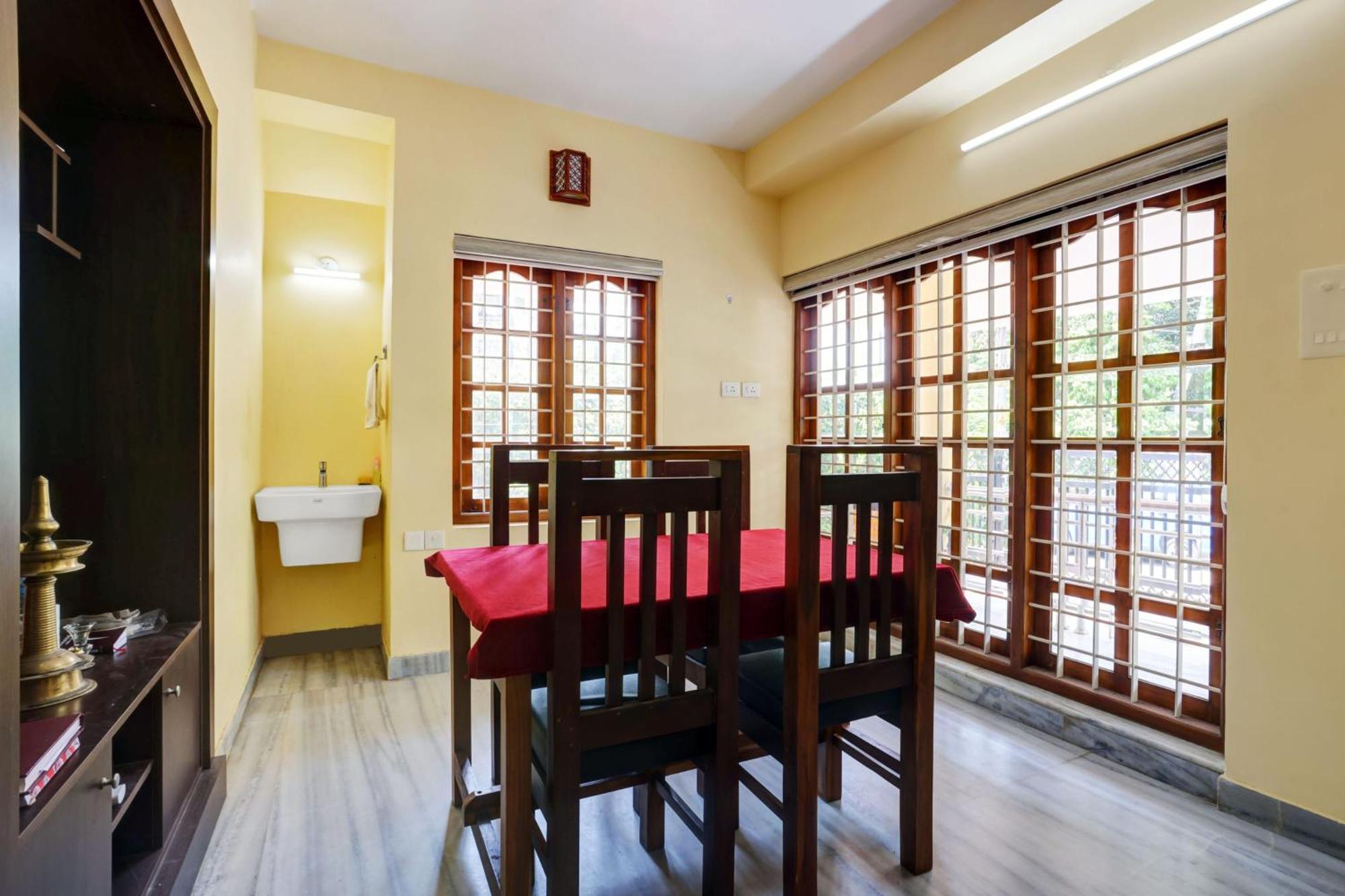 Super Hotel O Lm Residency Thiruvananthapuram Esterno foto